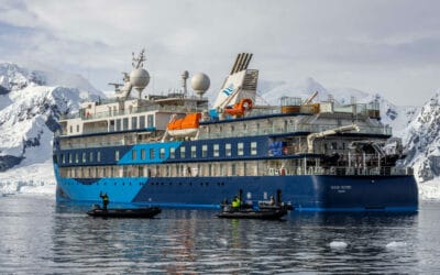 Cruiseship_OceanVictory_Antarctica_02_AE