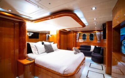 YOTSPACE superyacht voyages - Triple888EIGHT Whitsundays Master Stateroom